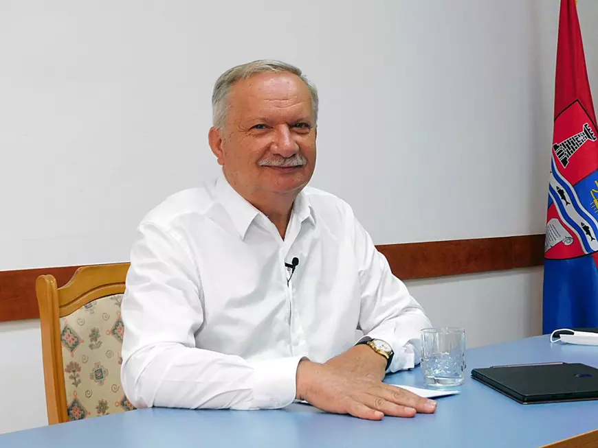 „Precedentul Ioan Mang”. Ministrul care și-a dat demisia pe plagiat predă în continuare la Universitatea din Oradea!