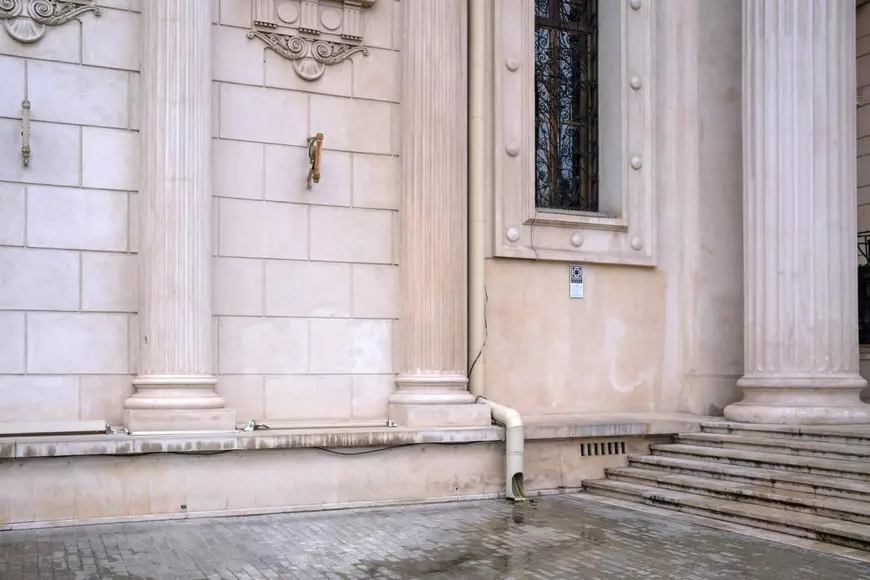 Ateneul Român, curățat de graffiti. Autoritățile au reacționat, după ce Libertatea a semnalat problemele