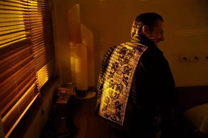 „Pentru mine tu ești Ceaușescu”, filmul care provoacă tânăra generație. Cât de aproape e sursa răului pentru fiecare?