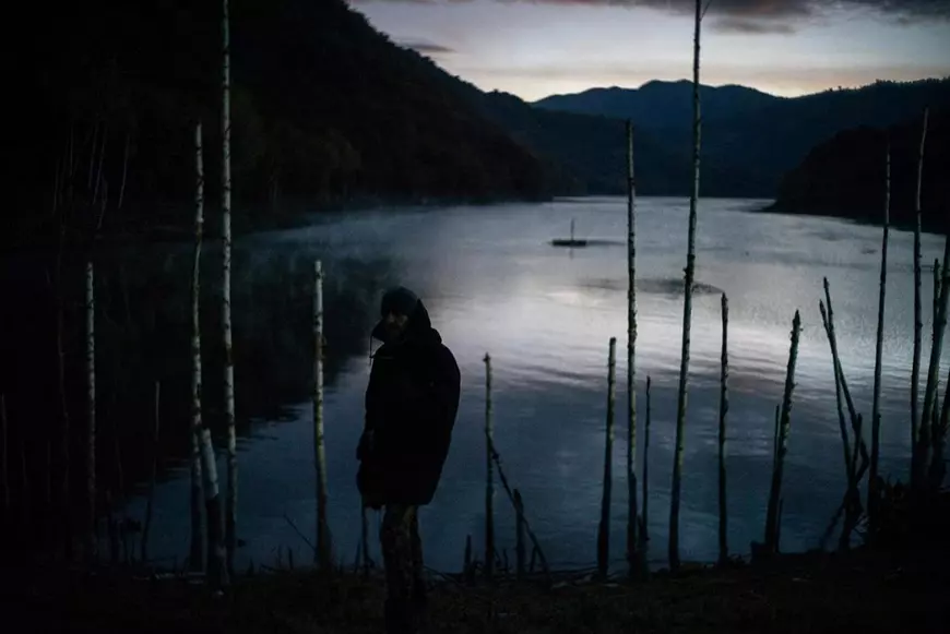 „Pentru mine tu ești Ceaușescu”, filmul care provoacă tânăra generație. Cât de aproape e sursa răului pentru fiecare?