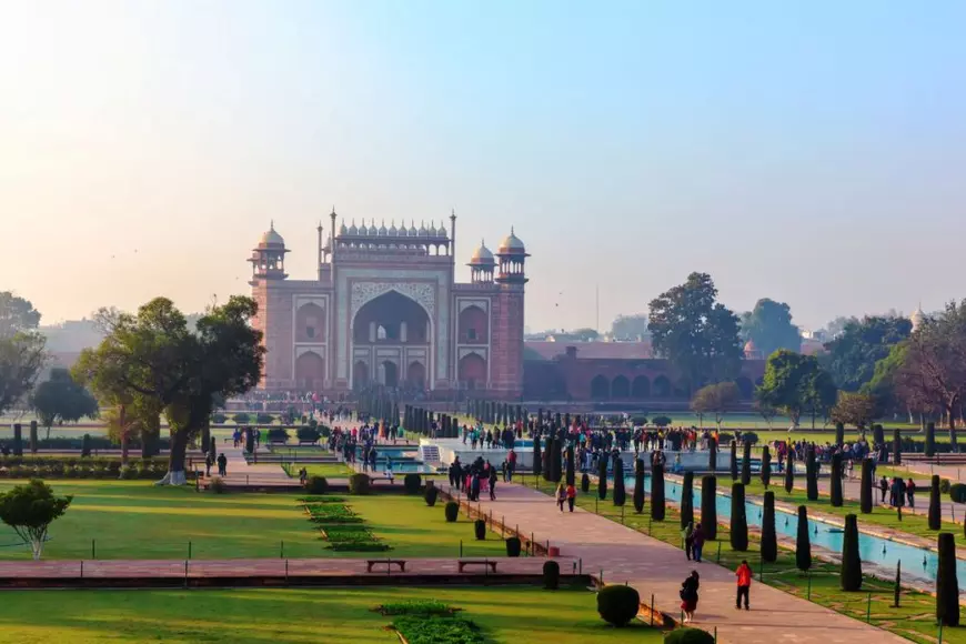 Cine a construit Taj Mahal? Cele mai interesante curiozități despre celebrul monument din India