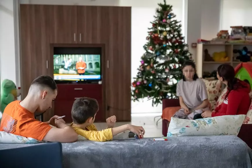 REPORTAJ. Cum a transformat un preot suferinţa personală într-o cetate a binelui pentru mame şi copii în dificultate: „Credinţa fără fapte este moartă”