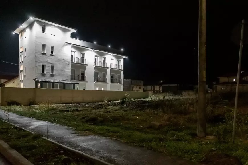 REPORTAJ. Cum a transformat un preot suferinţa personală într-o cetate a binelui pentru mame şi copii în dificultate: „Credinţa fără fapte este moartă”