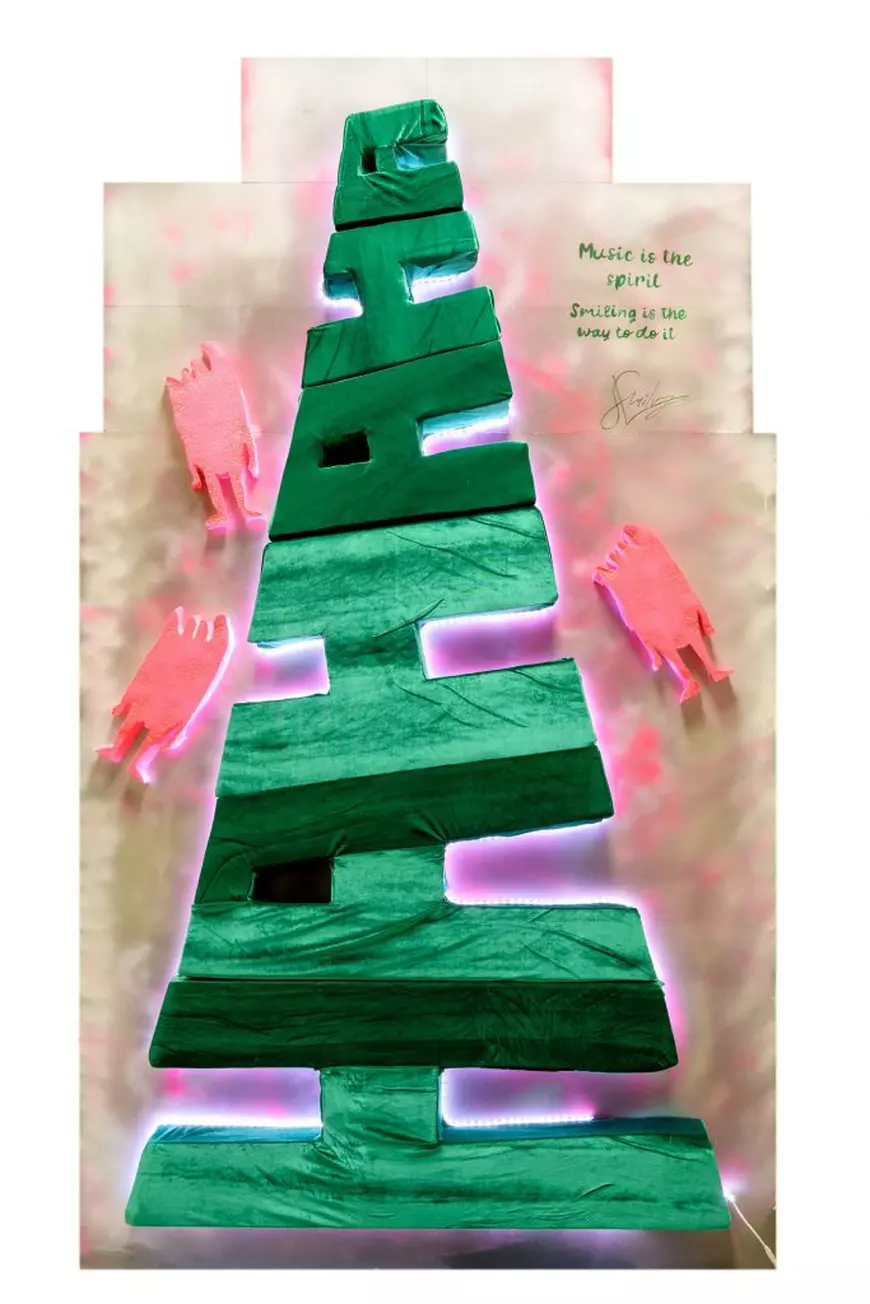 Cum arată brazii creați de vedete pentru o cauză nobilă. Smiley a surprins cu talentul lui