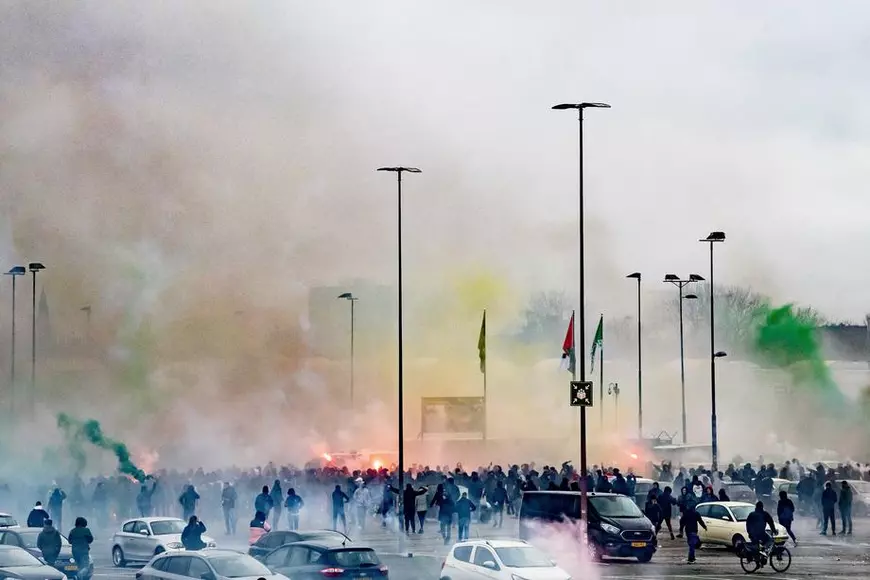 64 de arestări la Rotterdam, după incidentele din afara stadionului, înaintea derby-ului Feyenoord - Ajax