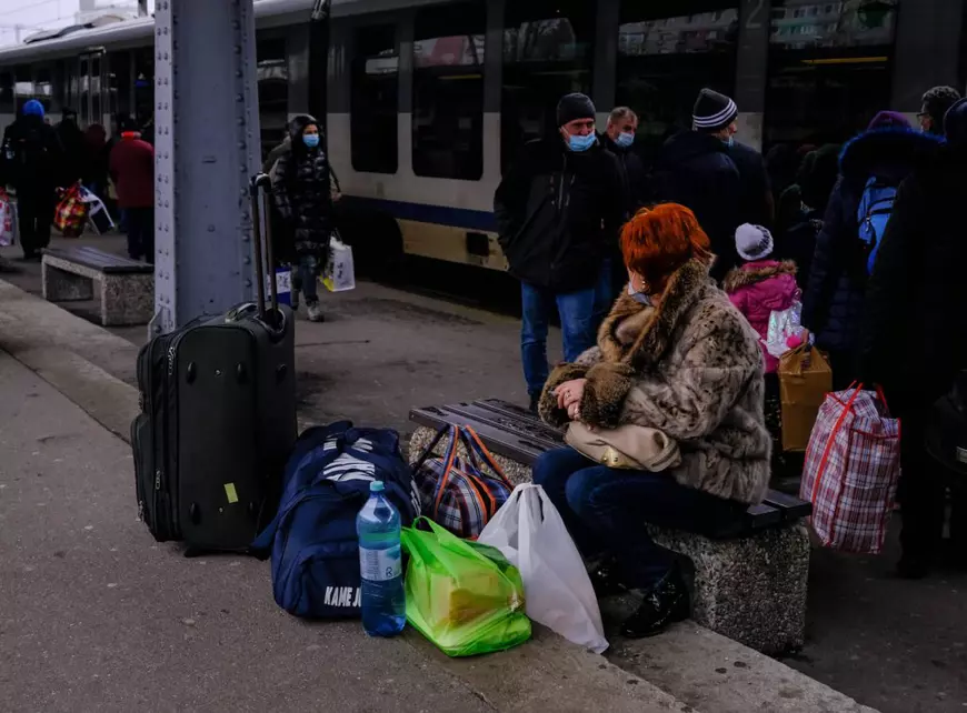 „Nu mai sunt probleme”. Anunțul CFR, după ce o locomotivă a luat foc pe șine, în Prahova