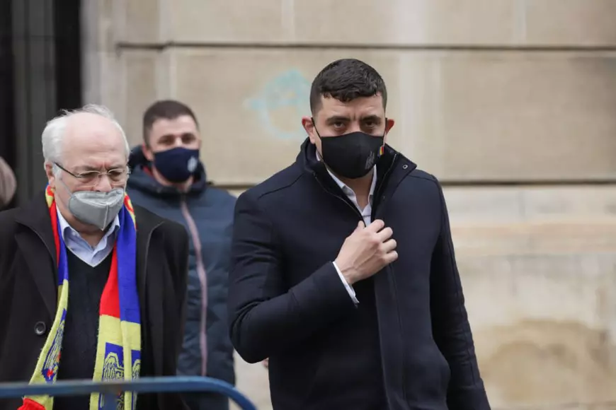 Protest în fața Ministerului Sănătății împotriva măsurilor anti-COVID. Manifestanții îi cer demisia lui Rafila