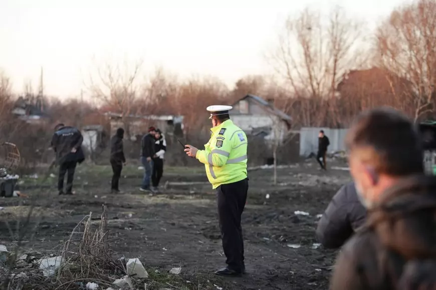 Percheziții la casele familiei agresorului de la Bolintin. Tânărul, adus la el acasă de poliție pentru o reconstituire