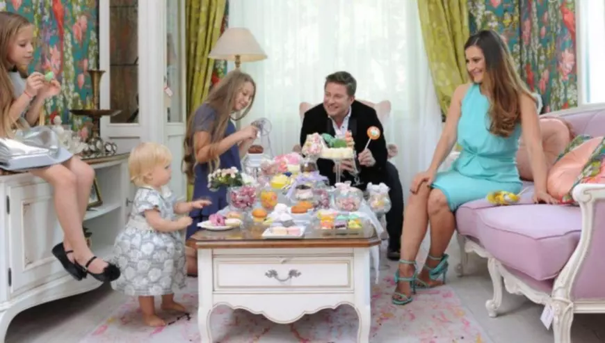 Fata cea mare a lui Pavel Bartoș a împlinit 18 ani. Eva seamănă perfect cu mama ei. „Te iubesc, te prețuiesc, te admir”