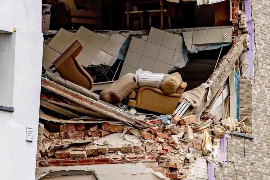 Trei morți găsiți printre dărâmături, după explozia puternică dintr-un bloc, în Belgia