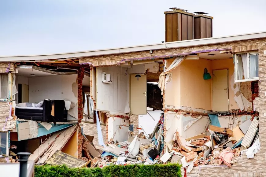 Trei morți găsiți printre dărâmături, după explozia puternică dintr-un bloc, în Belgia