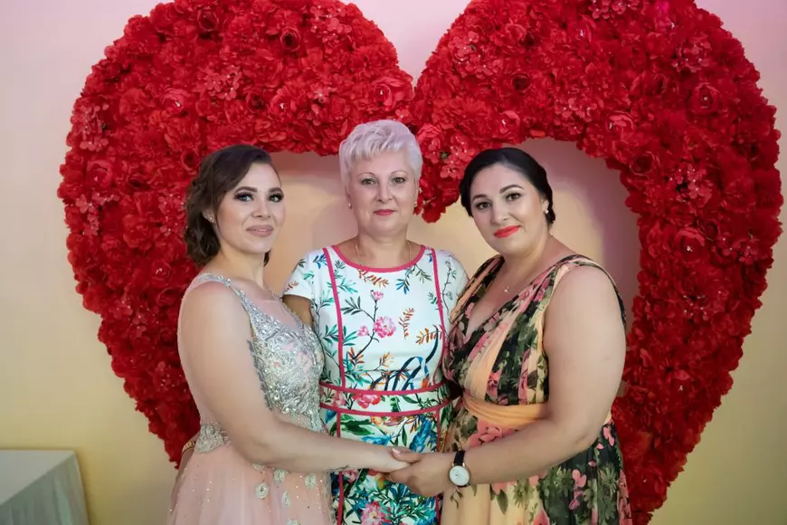 Româncele care au migrat în Spania ca să scape de violența de acasă. „Am fost destul eu traumatizată când îl vedeam pe tata cum o calcă pe mama în picioare”