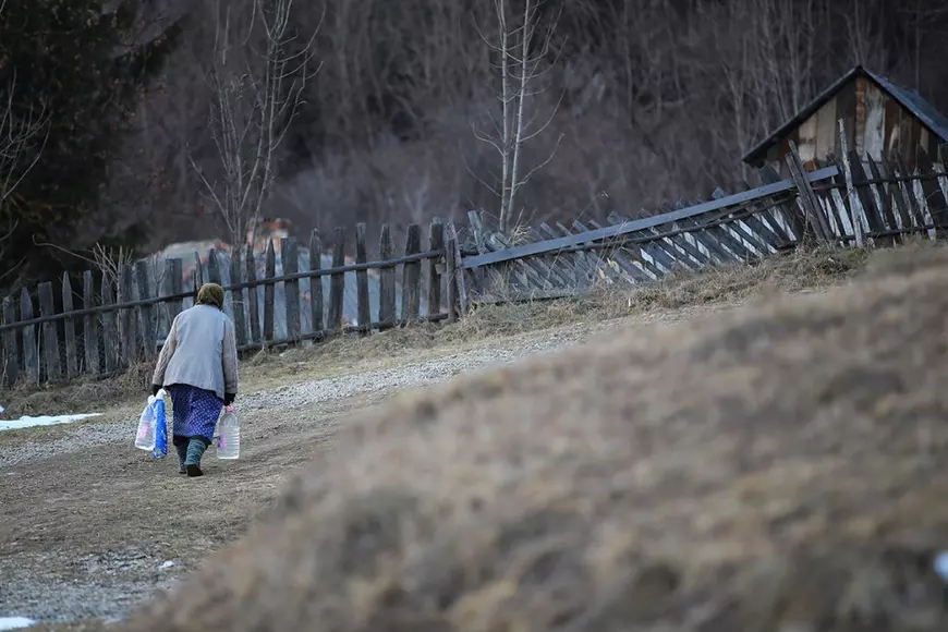 REPORTAJ. Românii de lângă Ucraina vorbesc cu îngrijorare despre posibila invazie a rușilor. „Ce-s 40 de kilometri dacă se ajunge pân’ la graniță?”