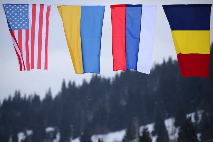 Frumusețea sportului: momentul în care un sportiv rus și unul ucrainean își dau mâna și glumesc la o competiție de la Vatra Dornei