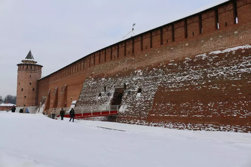 Corespondență din orașul interzis, unde a fost creat Kalașnikov și care produce acum rachete. Cum trăiesc cu adevărat muncitorii ruși?