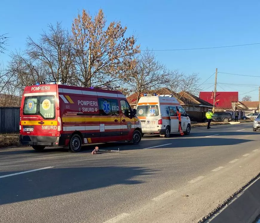 O fetiță de 7 ani din Vaslui, în stare critică după ce a fost lovită de o mașină în timp ce se plimba cu trotineta. Victima, preluată de elicopterul SMURD