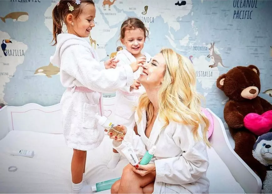 Andreea Bălan, lecții de parenting: „Iubirea de sine este de la mamă, iubirea de partener este de la tată”