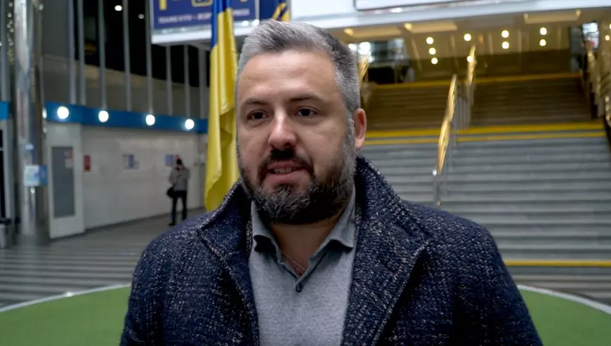 CORESPONDENȚĂ DE LA KIEV: Cum au petrecut ucrainenii „Ziua Invaziei” care n-a mai venit. „Eu țin pașaportul la mine, în cazul în care nu apuc să mă duc acasă”