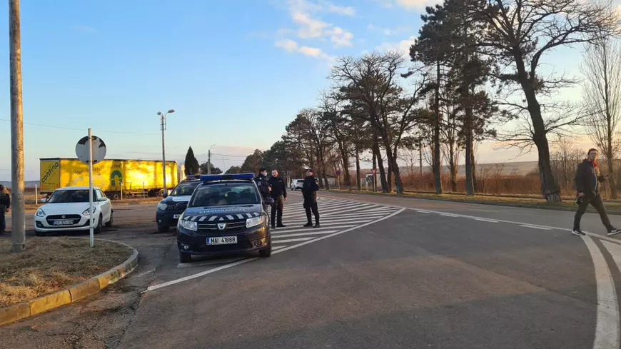 REPORTAJ | Vama Siret, poartă de intrare în Europa, pentru ucrainenii care vor să ajungă în Vest. „Merg undeva, oriunde”