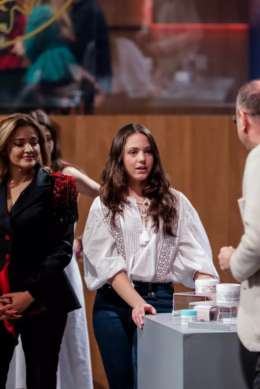 Cine este Petra Pătrănoiu de la „Imperiul Leilor”. Are 15 ani și i-a convins pe jurați să investească în afacerea ei