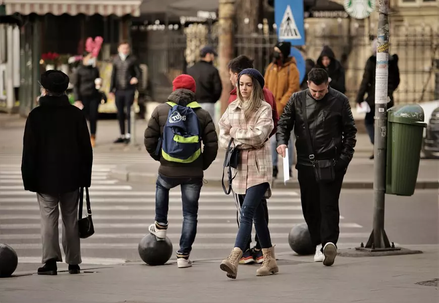 IN A RELATIONSHIP | Hărțuirea stradală. Ghid de supraviețuire la început de vară