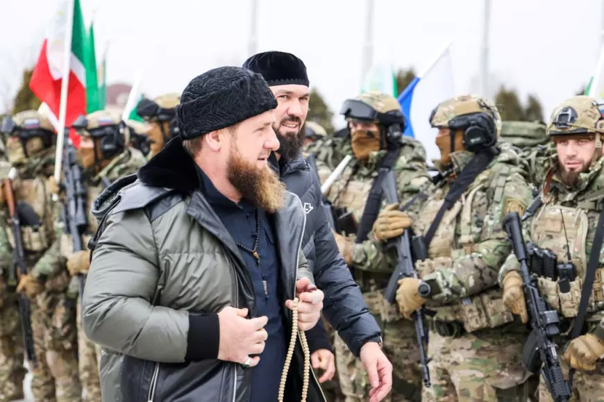Luptătorii ceceni, cunoscuți pentru folosirea torturii și asasinate, au ajuns în Ucraina. Anunțul, făcut de liderul lor. „Vom îndeplini ordinele lui Putin în orice circumstanțe”