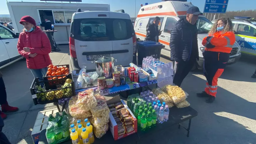 Reportaj de la vama Isaccea. Lungul exod al copiilor, al femeilor și-al celor ce-și permit să fugă din Ucraina spre Germania sau Austria