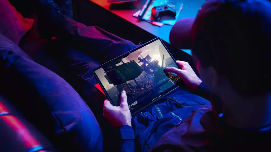 ASUS ROG Flow Z13 (GZ301): joacă-te oricând, în orice poziție