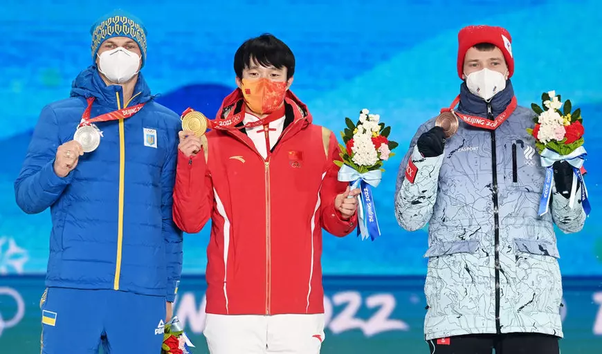 Reacții aprinse după o îmbrățișare între un rus și un ucrainean, la Jocurile Olimpice. „Să țină emoțiile sub control”