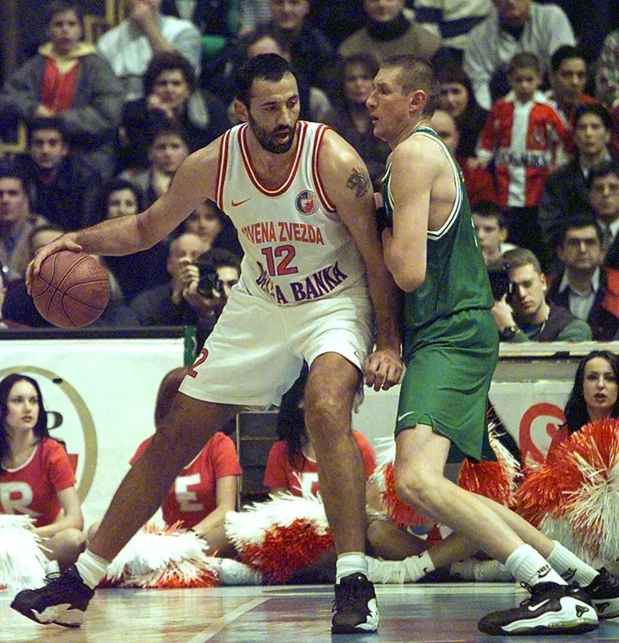 Fostul mare baschetbalist Vlade Divaci și-a luat la bătaie un bun prieten, după ce acesta i-a făcut avansuri fiicei sale