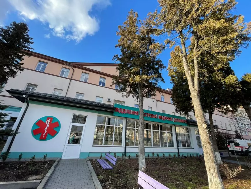 Interviu cu un medic din Ucraina, dintr-un oraș cu aeroportul bombardat: „Sunt ca un soldat la război. Eu nu îmi părăsesc pacienții, colegii, țara”