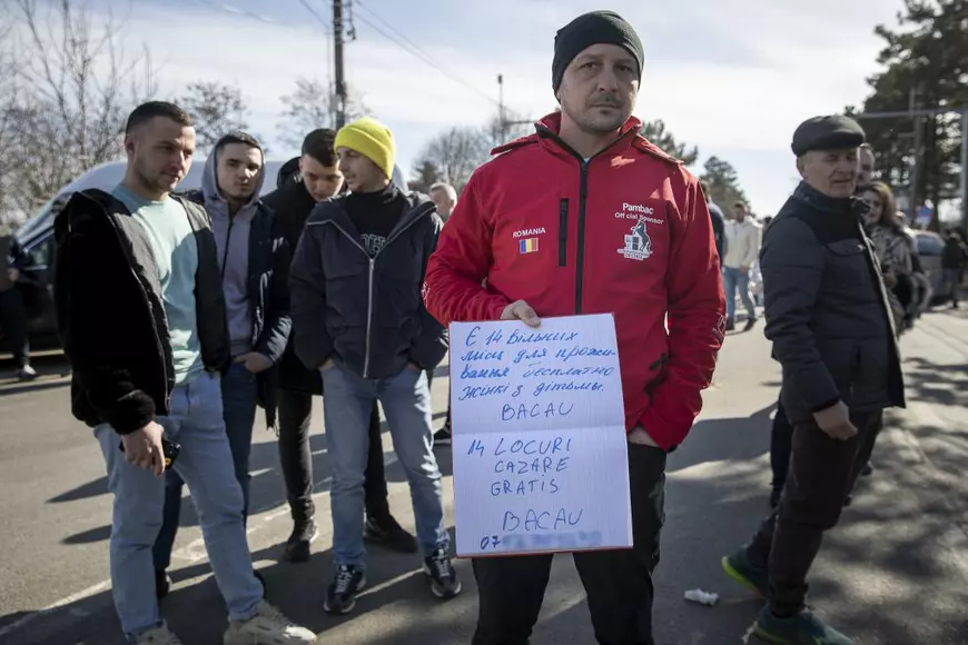 „Siret este un simbol, țara o știe”. Ce i-a impresionat pe jurnaliștii francezi care au transmis de la frontiera cu Ucraina