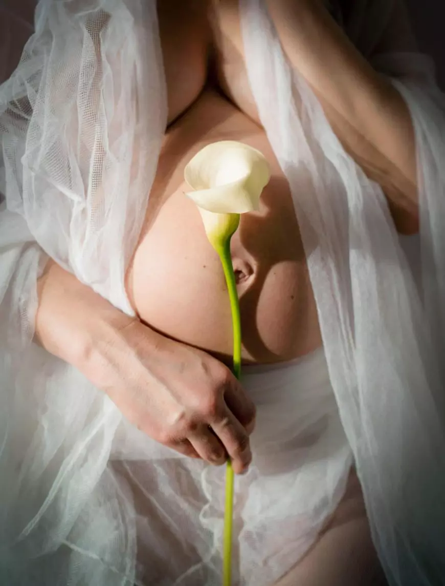 Cum arată Laura Cosoi în luna a șaptea de sarcină. Actrița și-a etalat mândră sarcina avansată. „Înfloresc”