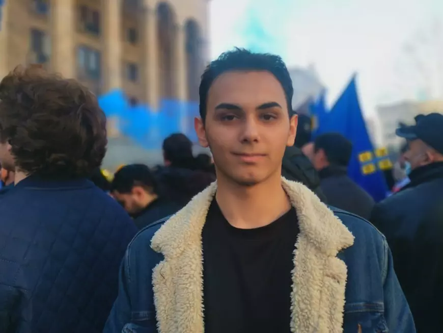 Corespondență din Georgia. Uneori, cei mai îndârjiți apărători ai libertății sunt cei care nu s-au bucurat de ea: demonstrație pro Ucraina și pro UE la Tbilisi