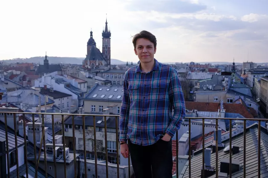CORESPONDENȚĂ. Viața unui student român în Cracovia, oraș care a primit peste 100 de mii de refugiați: „Când lipsește câte un coleg, găzduim ucraineni”