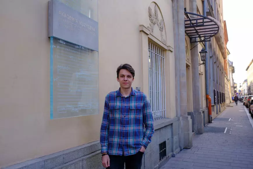 CORESPONDENȚĂ. Viața unui student român în Cracovia, oraș care a primit peste 100 de mii de refugiați: „Când lipsește câte un coleg, găzduim ucraineni”