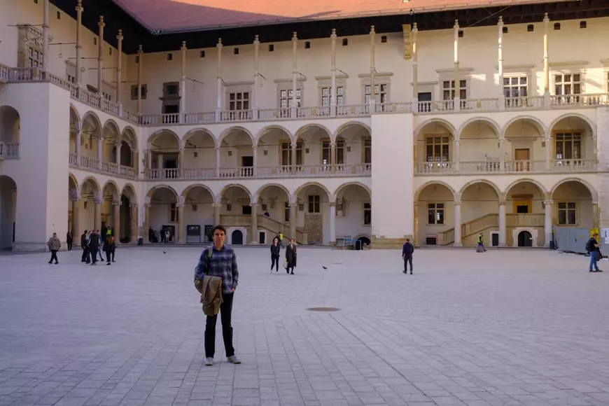 CORESPONDENȚĂ. Viața unui student român în Cracovia, oraș care a primit peste 100 de mii de refugiați: „Când lipsește câte un coleg, găzduim ucraineni”