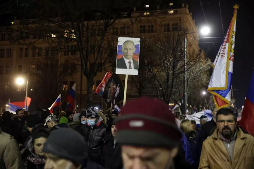 Interviu din Belgrad: „Sârbii ies în stradă nu pentru că au simpatii rusofile profunde, ci pentru că văd în Rusia un oponent al puterii imense a SUA”