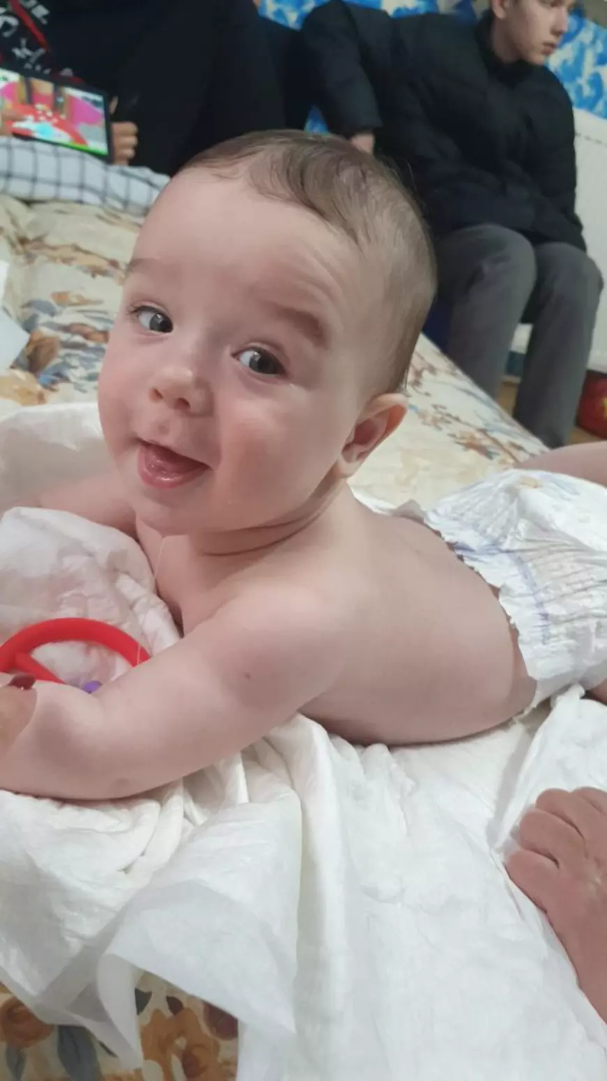 Alături de copiii din Ucraina. Medicamente, lenjerii, pături și perne oferite de Fundația Ringier România refugiaților din așezământul bisericesc de la Măcin