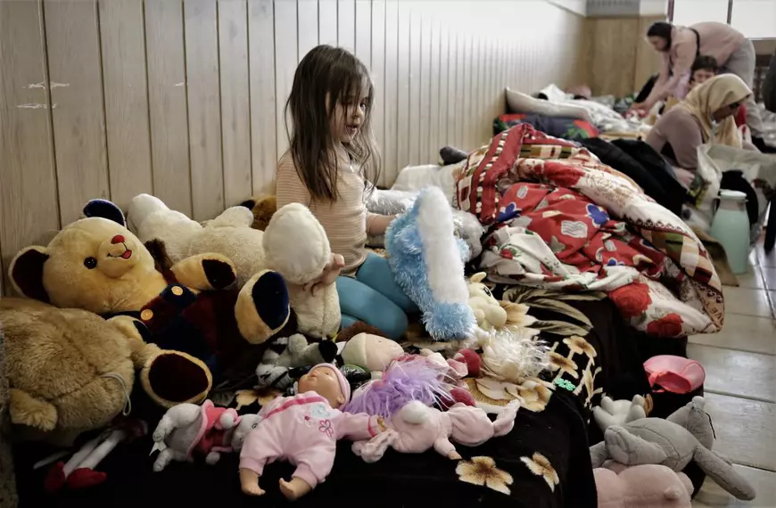 „De ce?”-uri ca nuca în perete. Cei care întreabă „De ce îi ajutăm pe ucraineni” sunt, mai degrabă, cei care n-au donat în viața lor