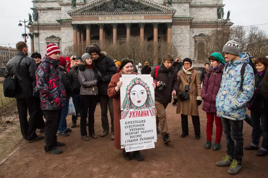 „Bunica opoziției”. Povestea Elenei Osipova, protestatara de 78 de ani arestată la manifestația antirăzboi din Sankt Petersburg