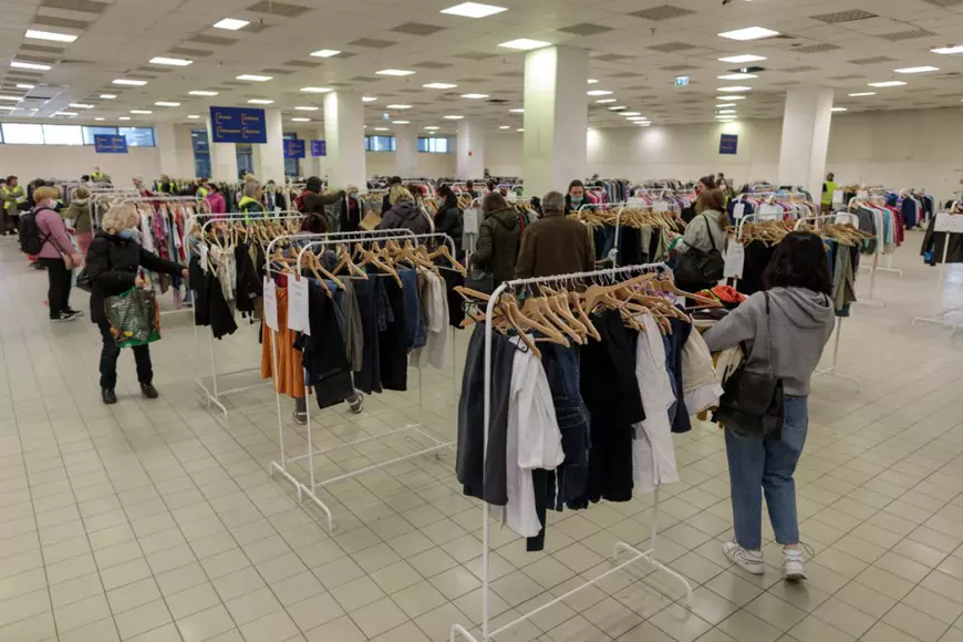 Corespondență din Polonia: Miraculoasa transformare a unui mall decăzut în centru pentru refugiați