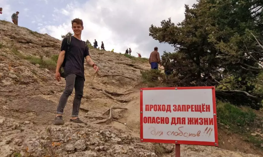 Părinții care nu au fost lăsați să-și vadă fiul de 21 de ani trimis de Putin la război și întors în sicriu. „Ni s-a spus să acceptăm pur și simplu”