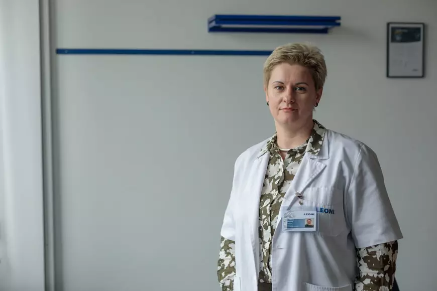 O viață nouă, forțată de război. Povestea primelor ucrainence angajate în România: „Înseamnă ceva să pleci știind că vei avea un salariu”