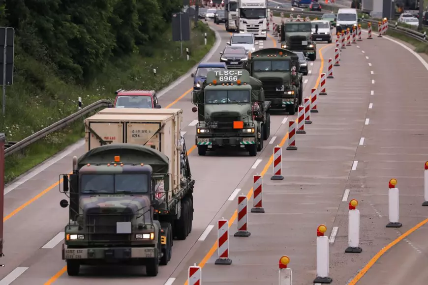 Cum ajunge echipamentul militar donat de Statele Unite în Ucraina. Explicațiile unui expert în logistică