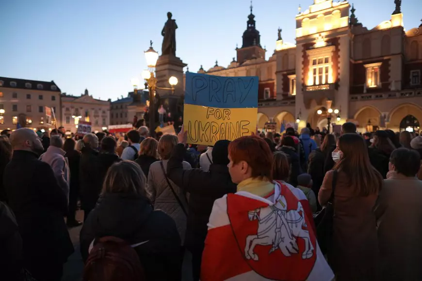 Corespondență din Polonia. Cine sunt rușii care protestează peste granițe: „Spunem NU războiului și în numele celor din țară, care sunt închiși dacă ar spune-o”