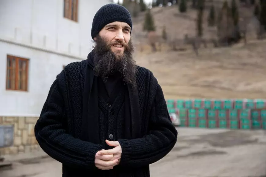 Refugiaţi ucraineni au ajuns la Mănăstirea Putna: „Mâncarea nu e o problemă, la cazare găsim soluţii”