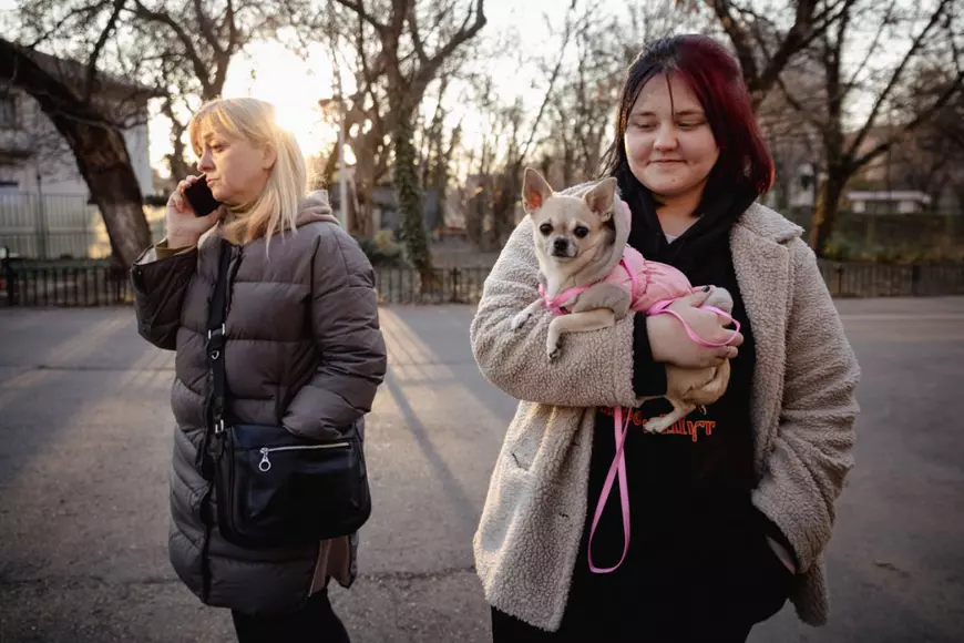 „Când ai avut totul, iar acum nu mai ai nimic”. Refugiații ucraineni ajunși într-un loc legendar în București: căminele studențești din Grozăvești