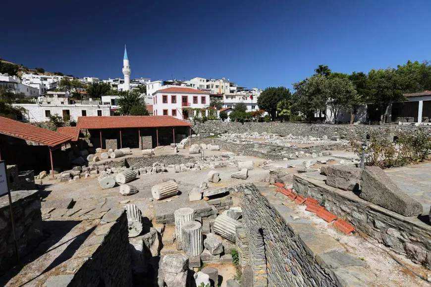 Mausoleul din Halicarnas – minunea care a pornit un nou curent în arhitectura grecească