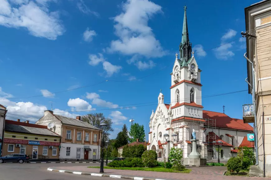 O viață nouă, forțată de război. Povestea primelor ucrainence angajate în România: „Înseamnă ceva să pleci știind că vei avea un salariu”